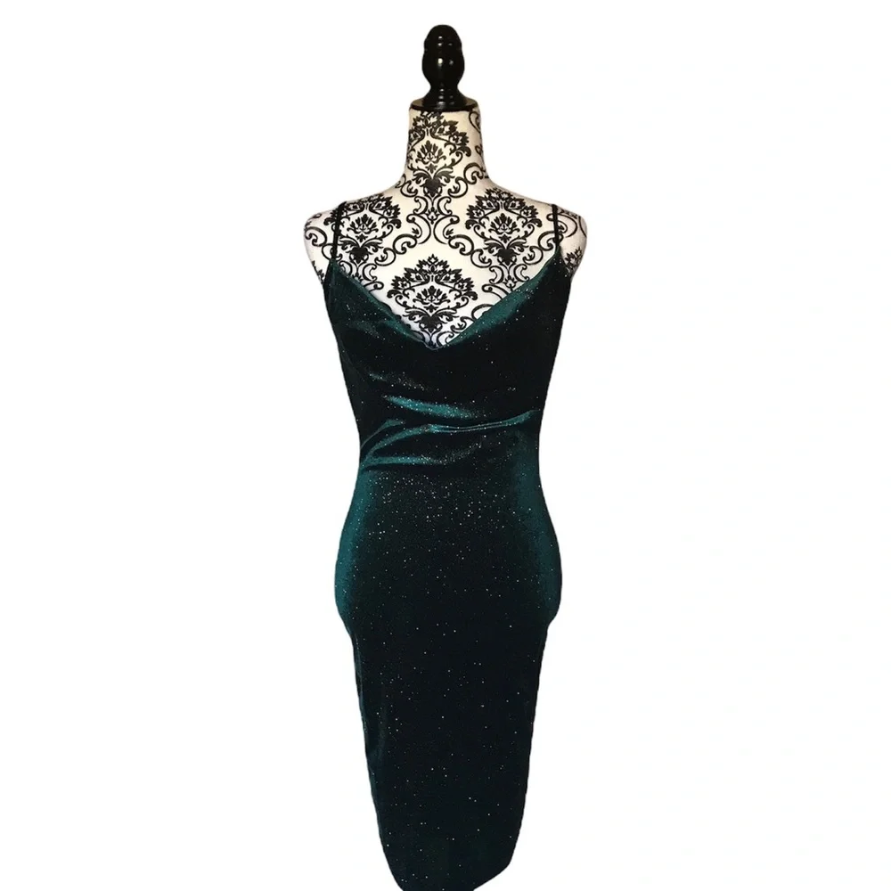 IRIS EMERAD GREEN VELVET DRESS - Picture 1 of 5